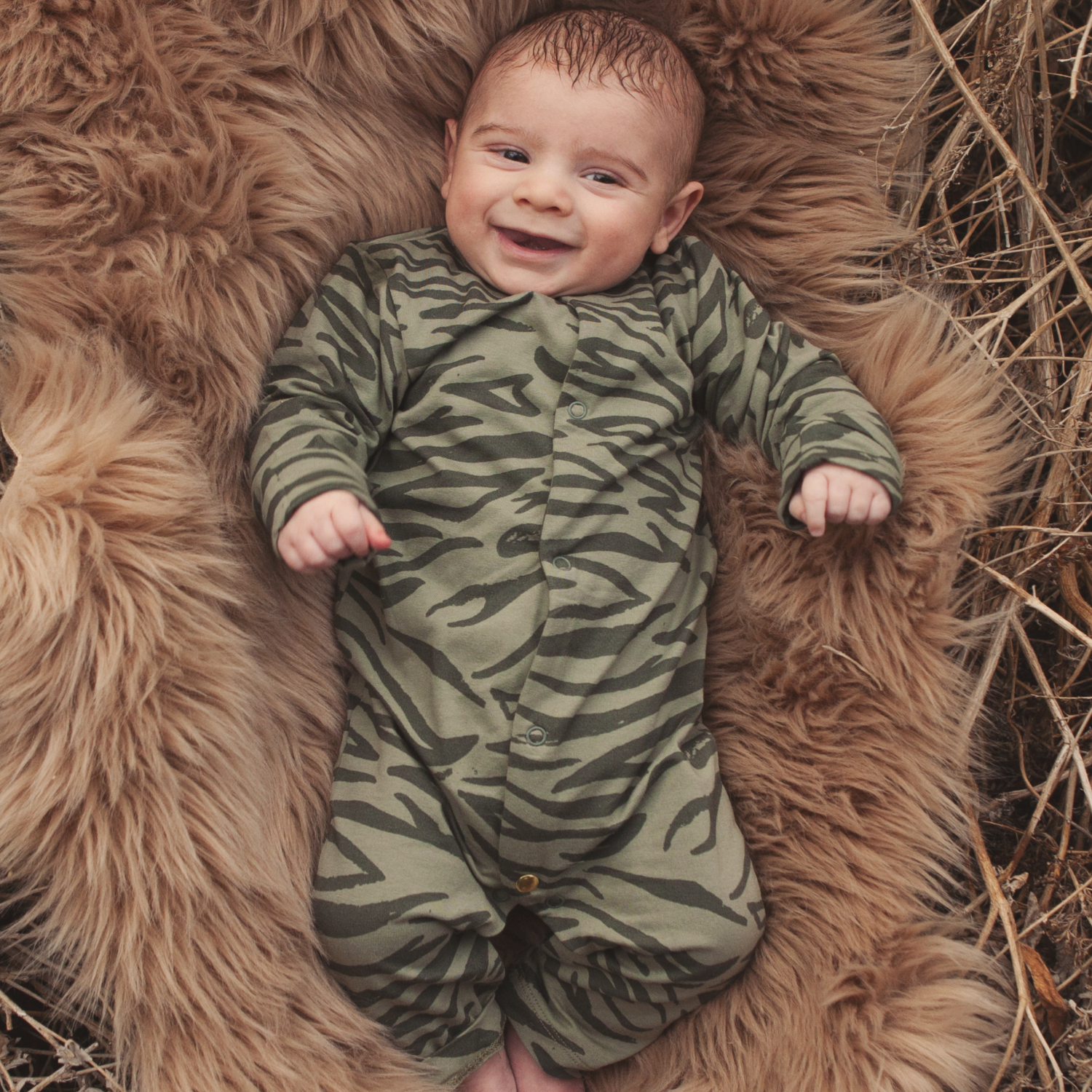 AMMEHOELA Zepp Body mit Tiger-Print, Grün