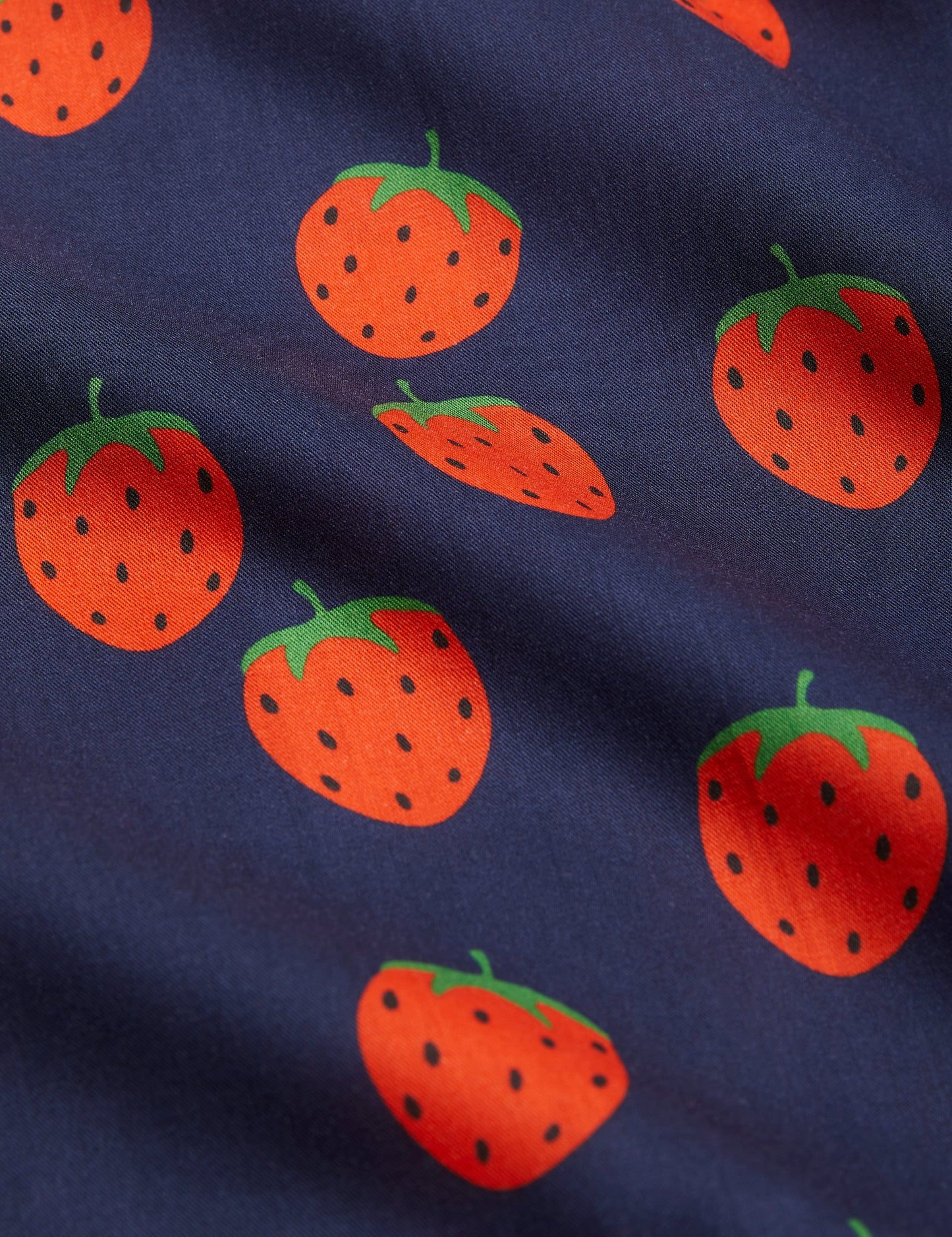 Strawberberries aop woven shorts