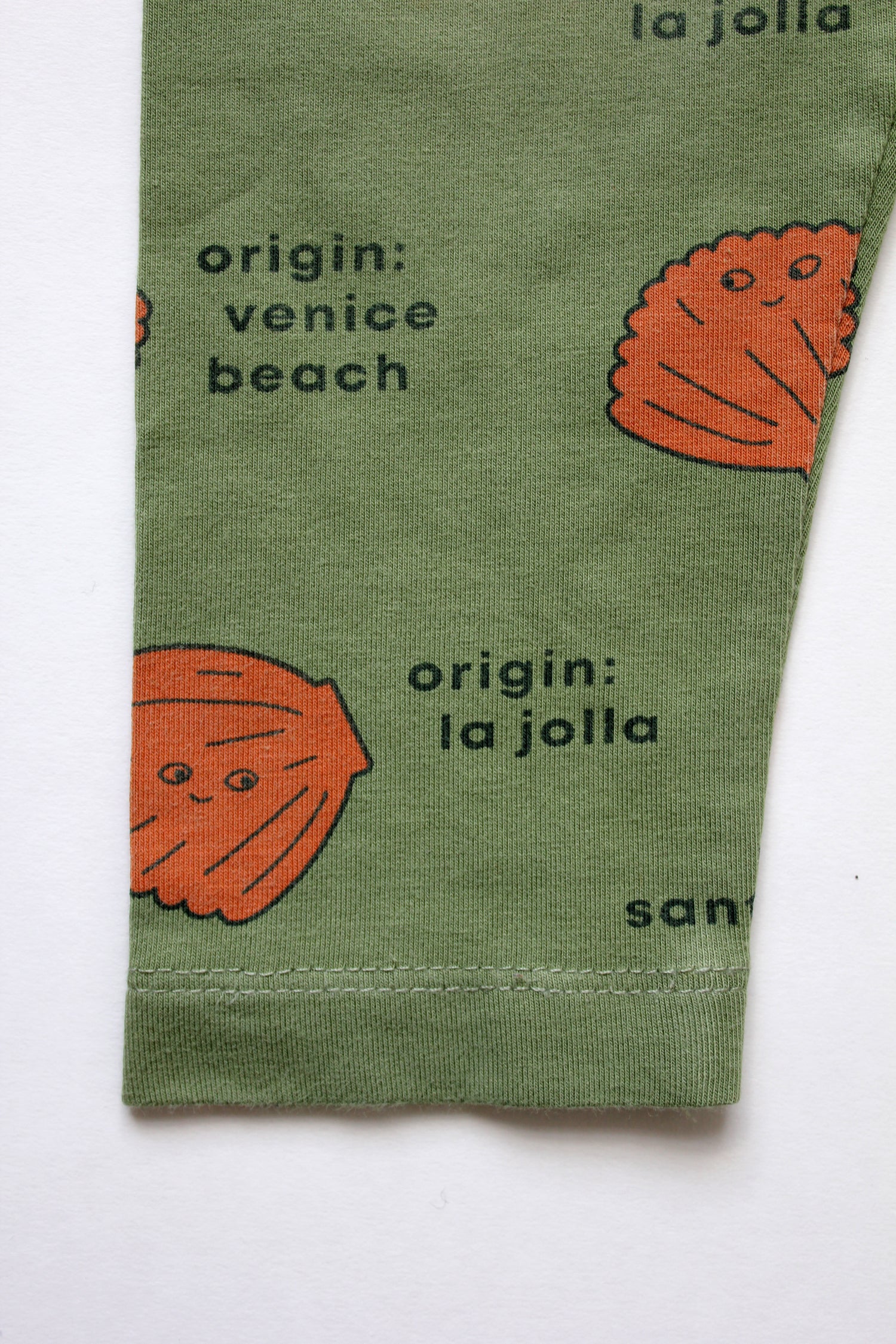 Pre-loved legging with artworks